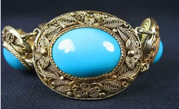 云蓋寺綠松石國家礦山公園綠松石經(jīng)典作品展示