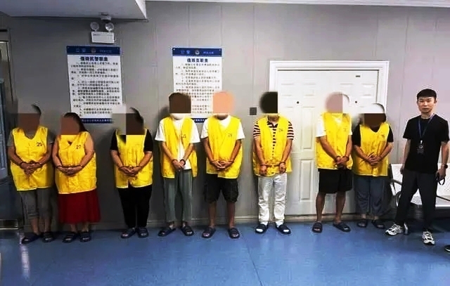 盜版字典不僅有錯別字還倒版裝訂！警方抓獲22人