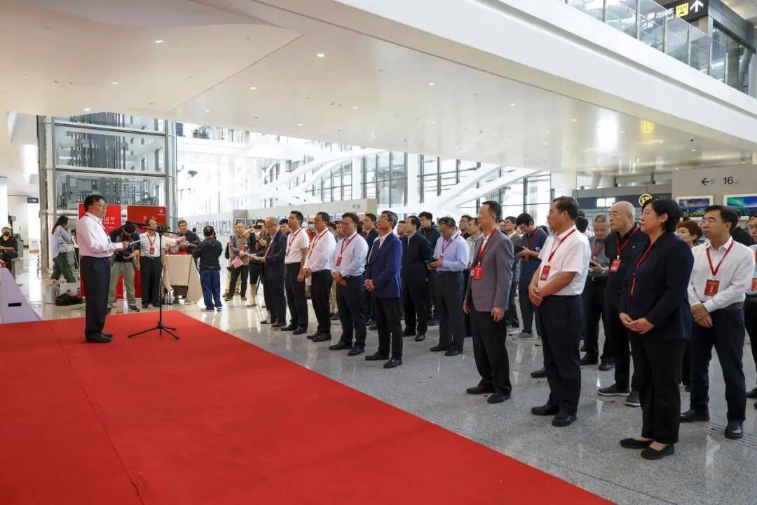 光影中國夢·慶祝新中國75周年經(jīng)濟(jì)成就圖片展啟幕