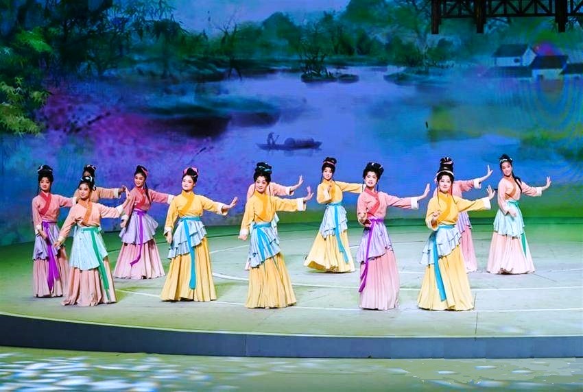 元宇宙概念新視覺黃梅戲《七夕傳奇》醉京城