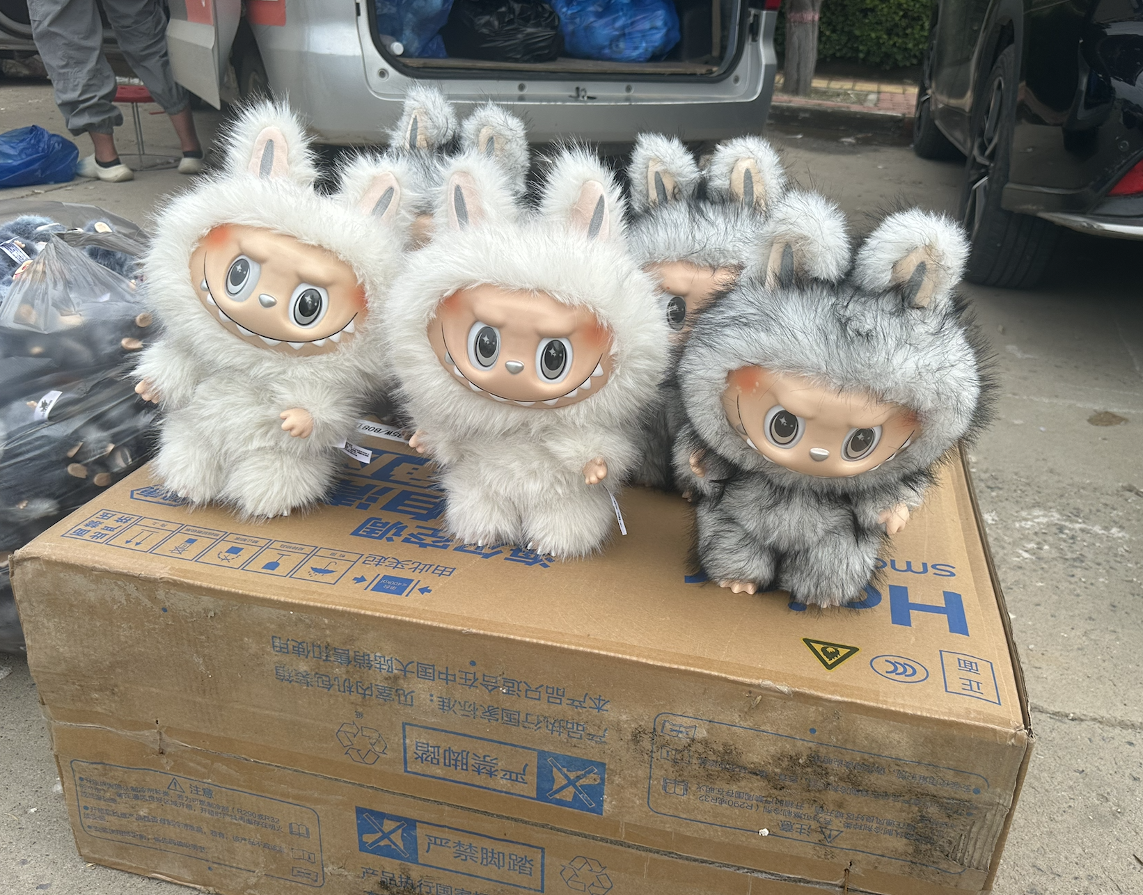 探衡水盜版LABUBU大集：像賣菜一樣擺攤賣，如今訂單變少生意難做