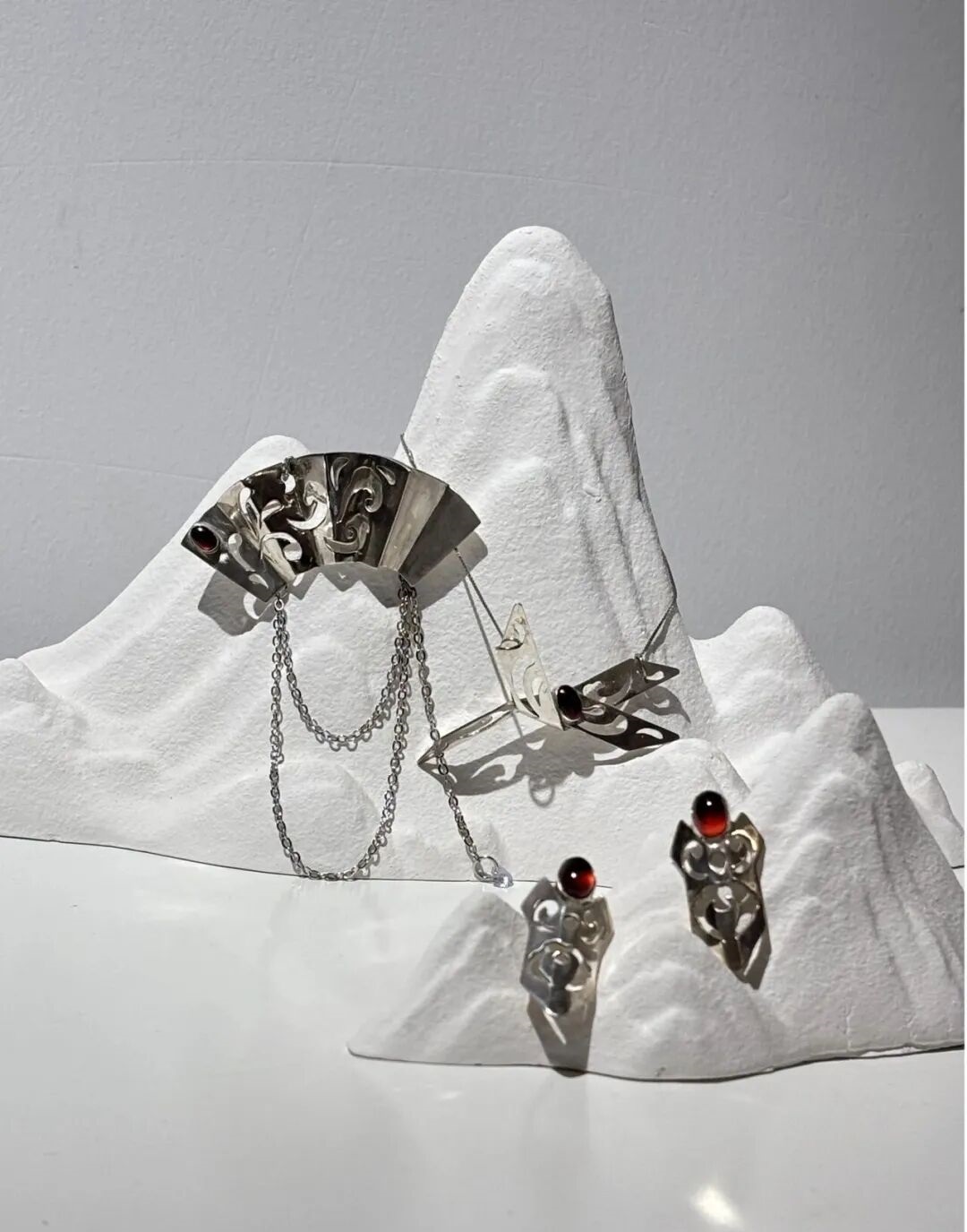 俏也不爭(zhēng)春:湖北美院手工藝作品展