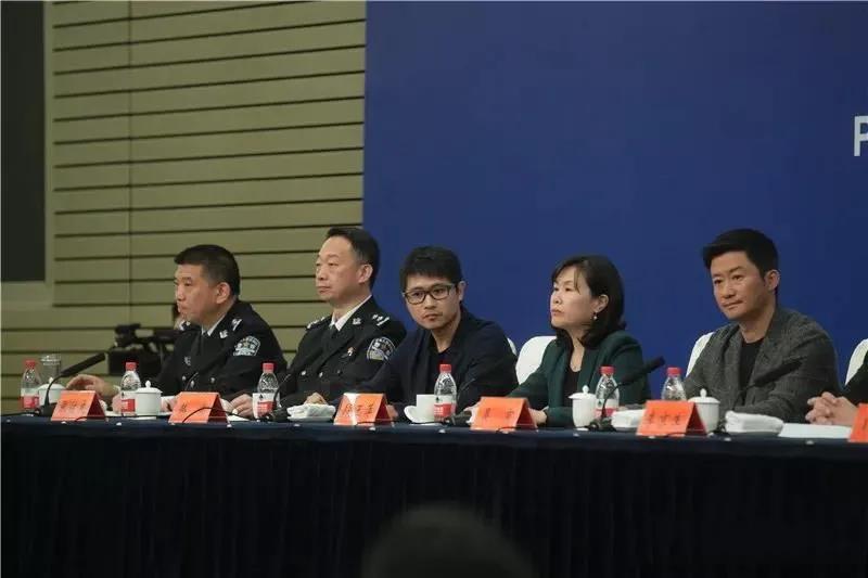 損失約8億，一審宣判！涉吳京黃渤沈騰等人