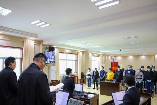 侵犯《西虹市首富》等電影著作權(quán) 8人獲刑