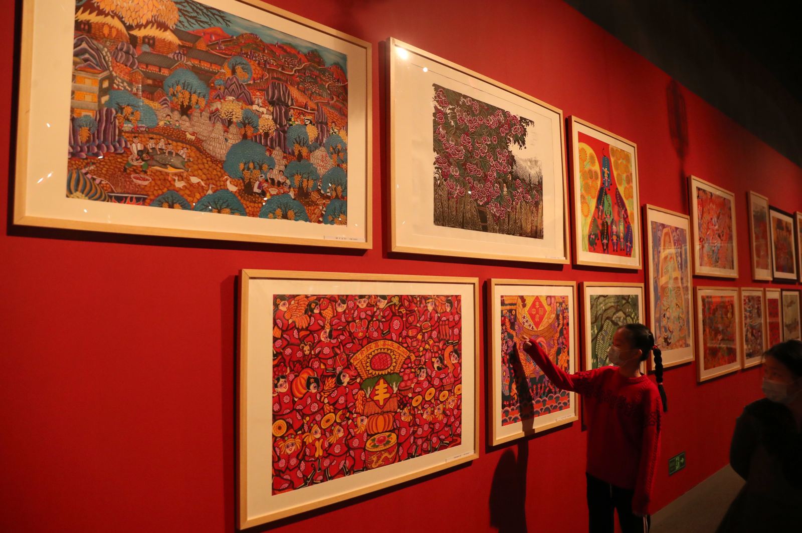 小康生活主題美術(shù)作品展在京舉行